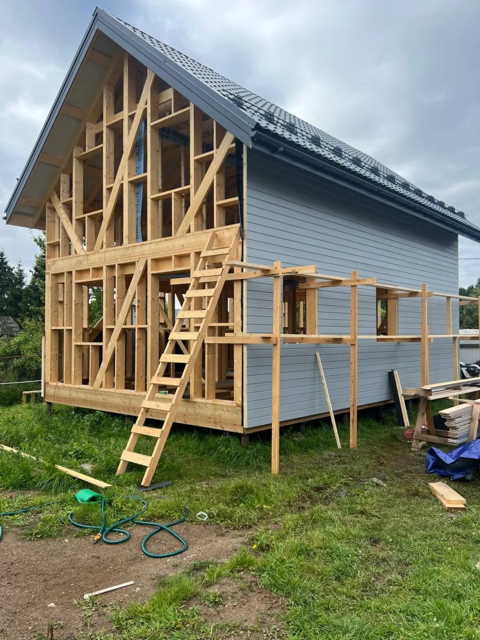 🏡 Ещё недавно был каркас — а теперь уже появляется цвет!