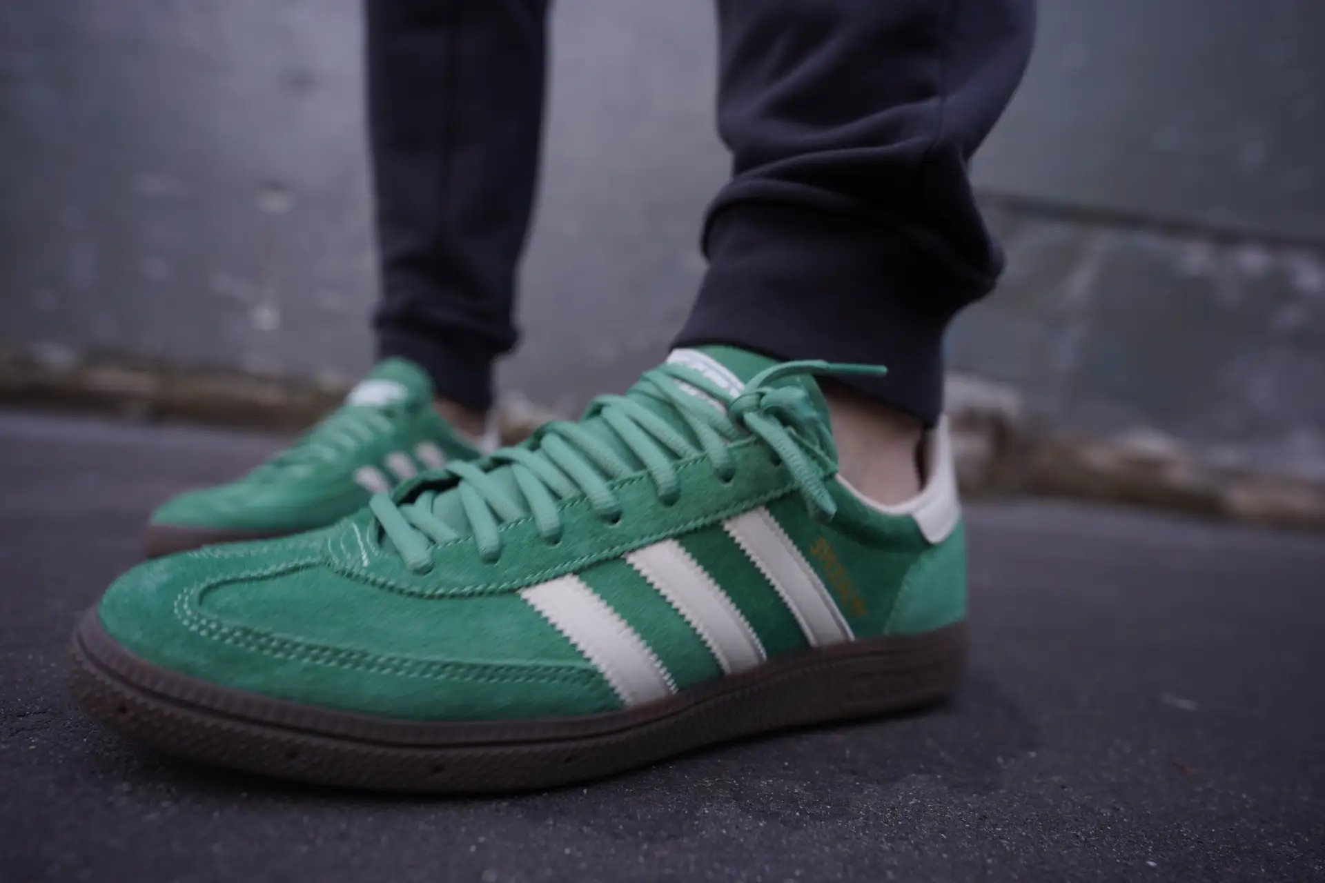 Утилитарная эстетика трибун. Модель adidas HANDBALL SPEZIAL

Утилитарная архитектура и бескомпромисс