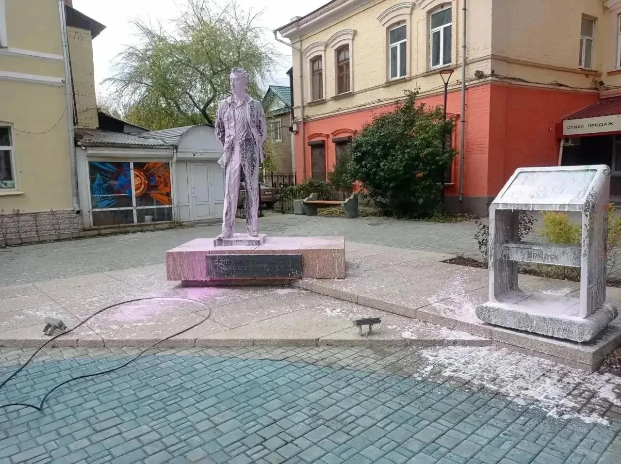 🫧 В Иркутске моют памятники и арт-объекты