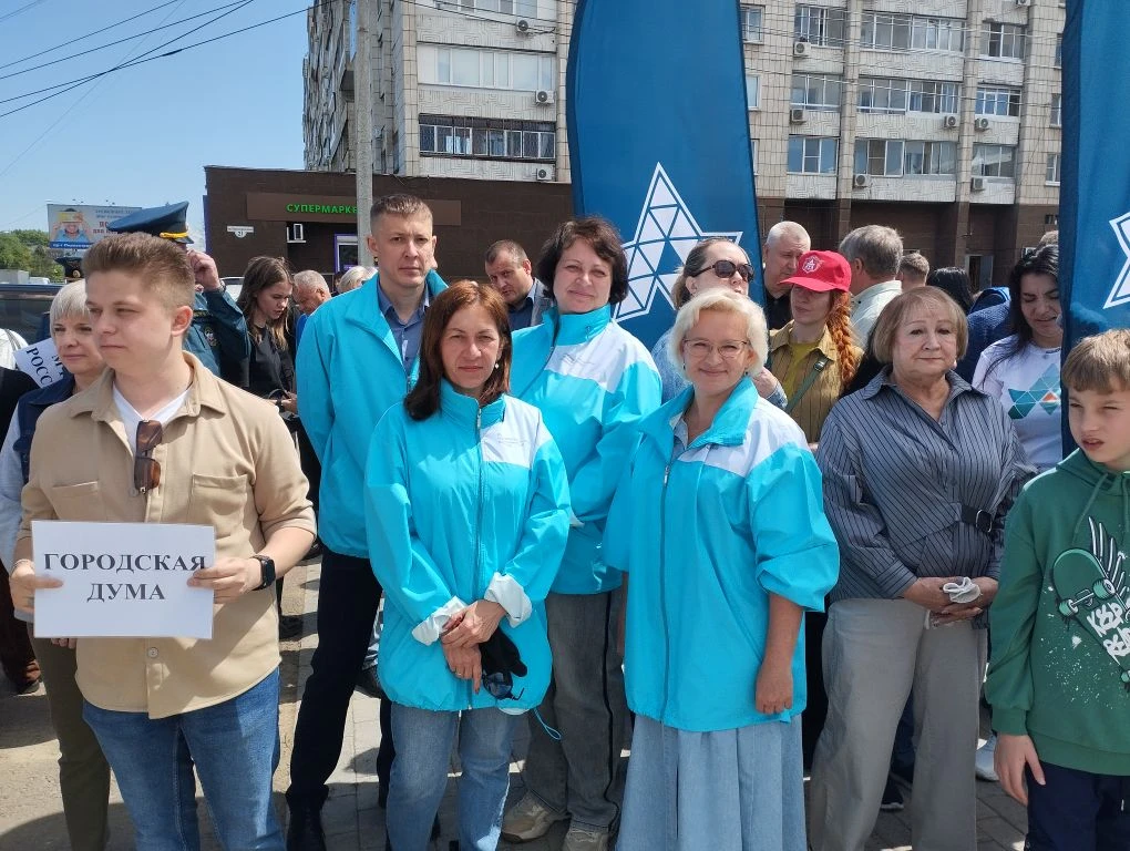 Мы гордимся, что нашему техникуму выпала честь принять участие в городской акции по высадке деревьев