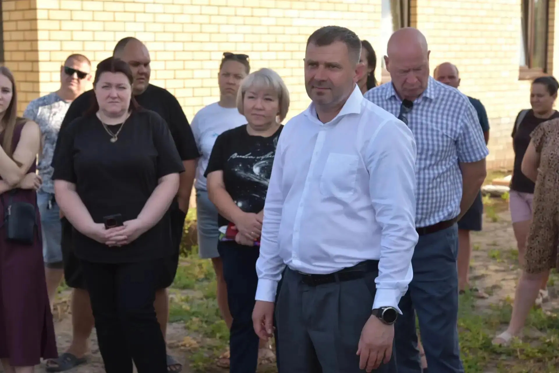 Провели встречу с владельцами участков в поселке многодетных в 4Б микрорайоне 

В поселке продолжают