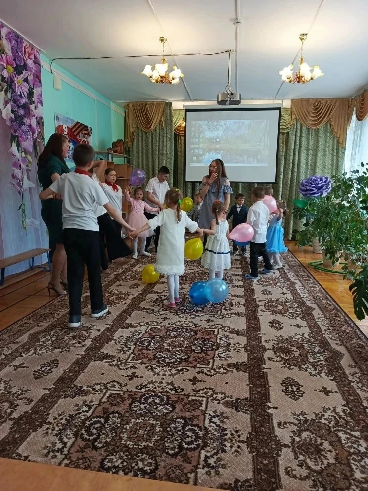 Всех, всех, всех спешим поздравить с великим праздником – С ДНЁМ РОССИИ!!!
В ГКУ «СРЦН Нижнесергинск