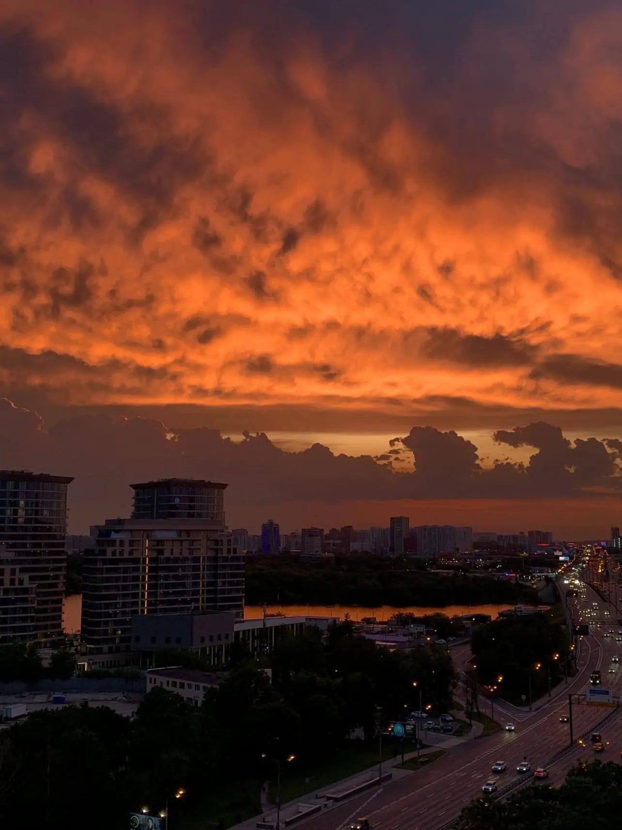 ❤️‍🔥 Сегодняшний закат над Москвой.