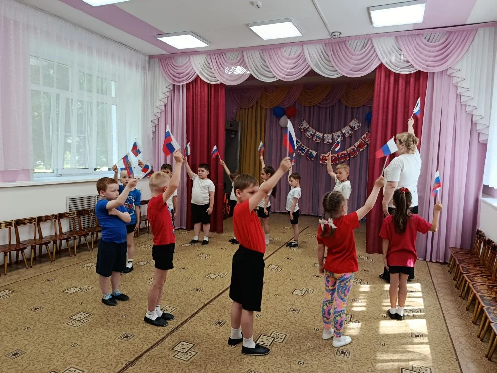 🇷🇺Сегодня в честь Дня России к ребятам заглянула очень необычная и долгожданная гостья — русская М