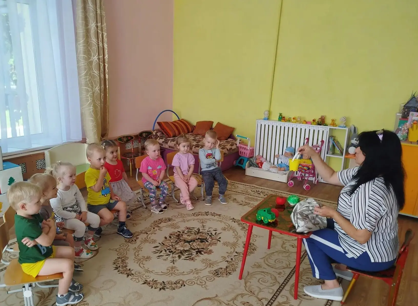🌟 Сегодня у  малышей группы «Солнышко» была замечательная игра «Чудесный мешочек»!