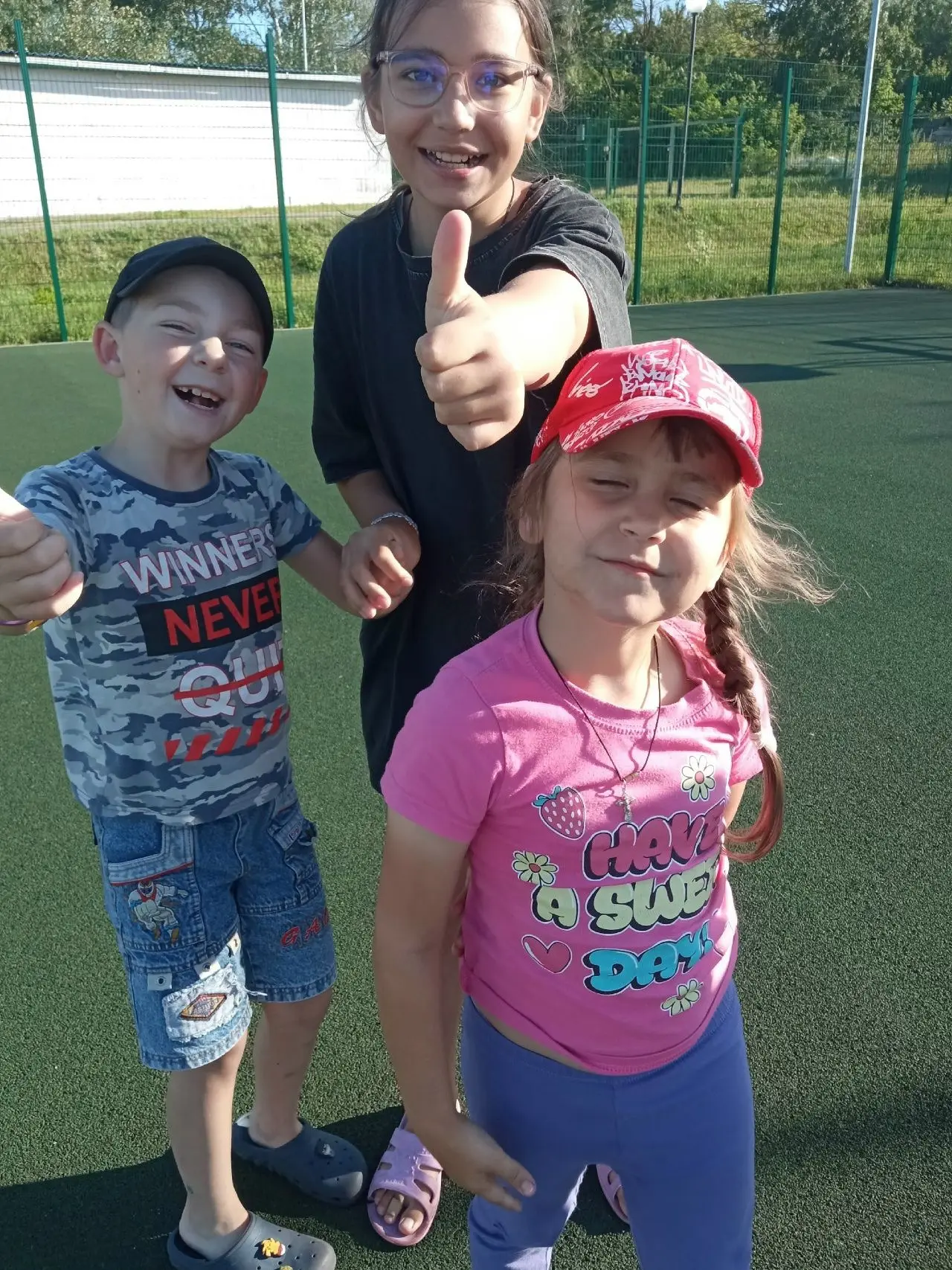 Спортивный час «Лето радужного цвета» прошёл в нашем центре! 
 Мы организовали для ребят увлекательн