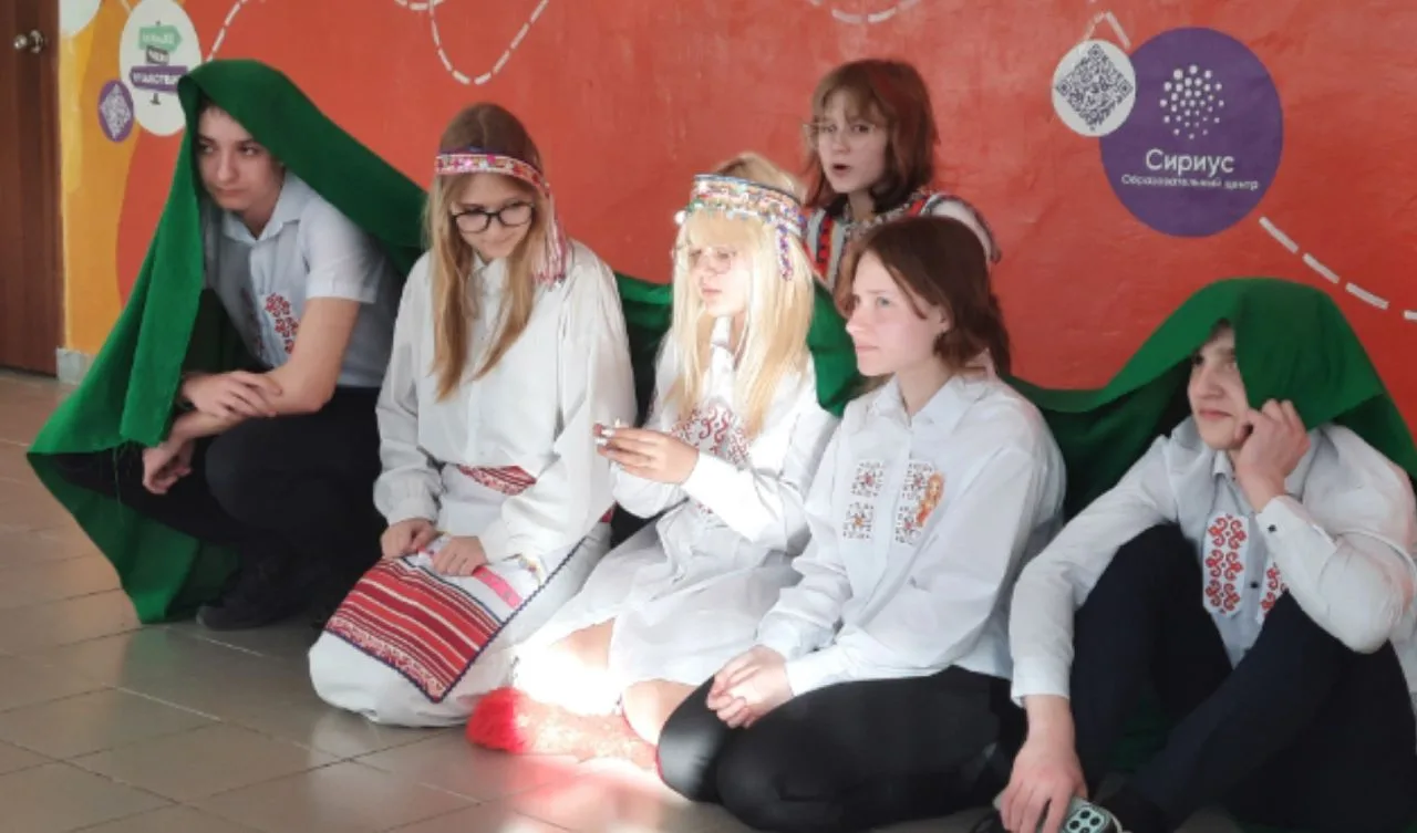 🌟 Путешествие в мир чувашской культуры: яркое завершение недели! 🌿  Сегодня в нашей школе прошёл по-