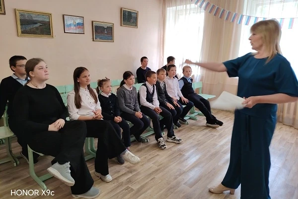 В Международный день семьи специалисты досугового центра и библиотеки с.Новая Пятина пр...