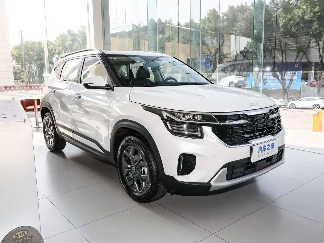 🚘KIA SELTOS CVT Deluxe 

🗓 Год выпуска: 2025
🛞  Пробег: новый
⚙️  Двигатель: 1.5, 115 л.с
🔩  При