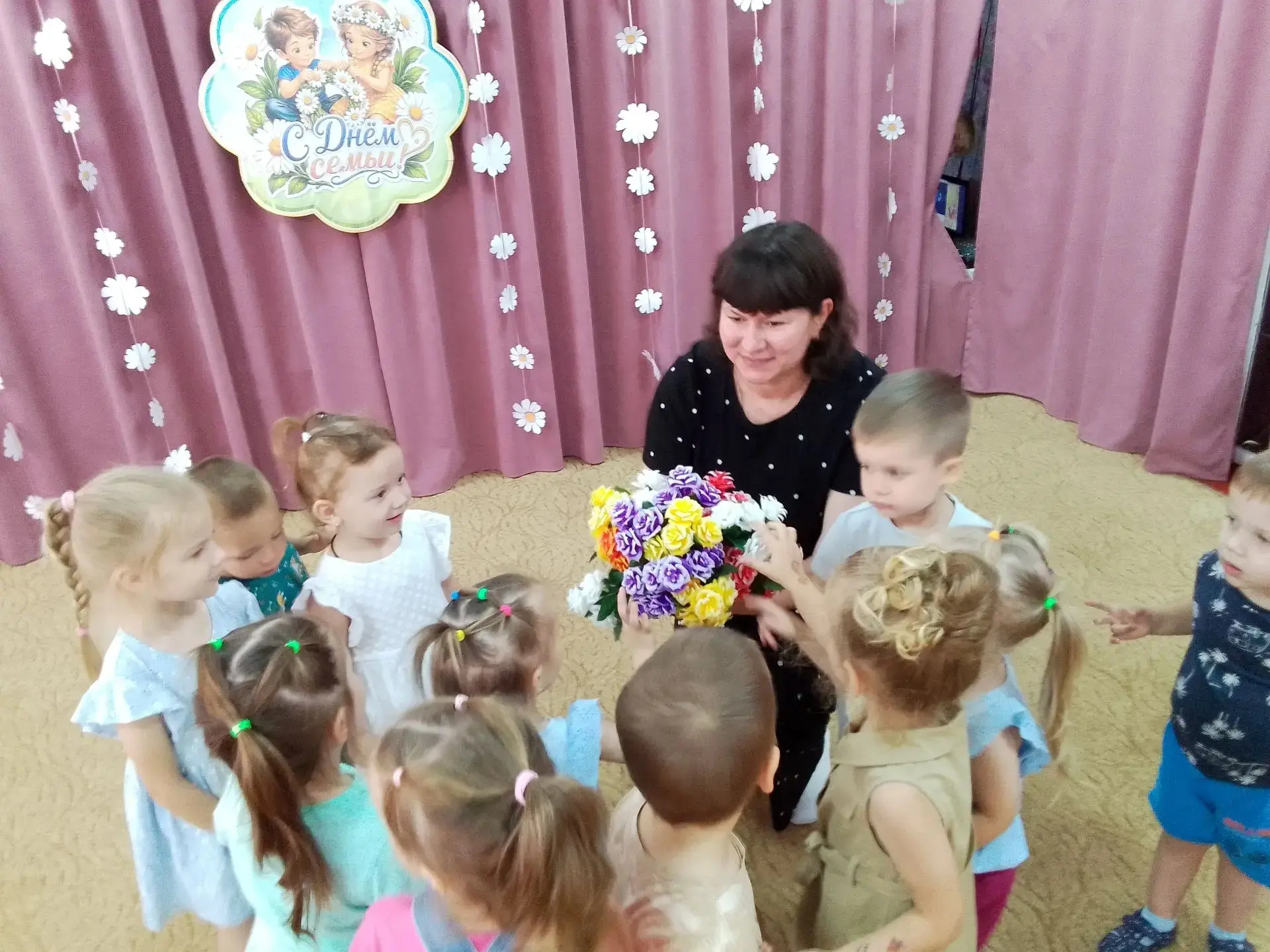 В нашем детском саду с большим размахом прошел праздник, посвященный Всероссийскому дню семьи, любви