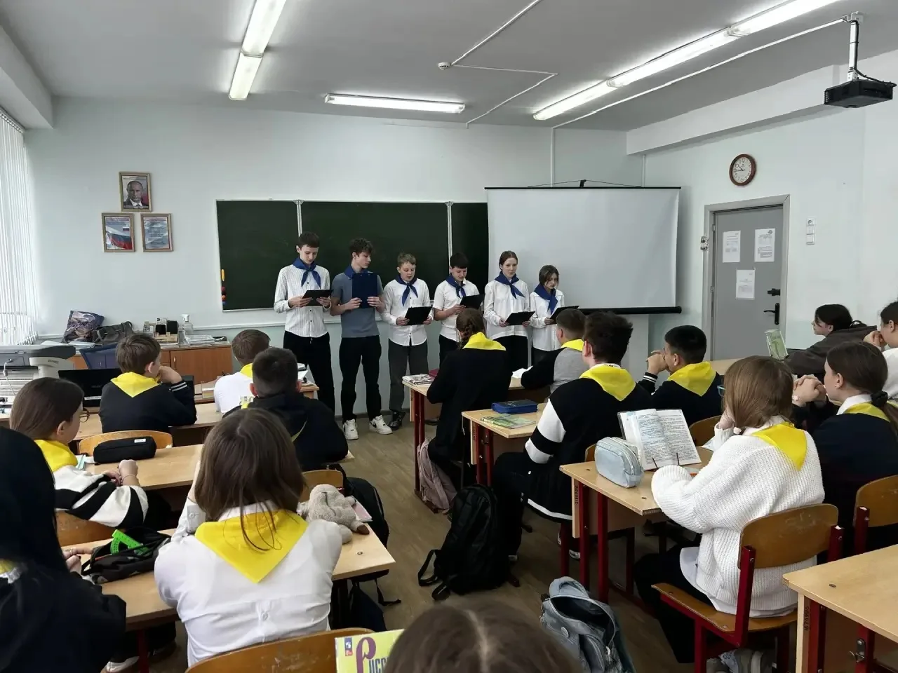 🕒 Пятиминутка «Осторожно, СПАЙС!» от учеников 7б  Сегодня наши ребята из 7б провели важную и нужную 