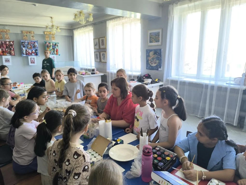 🎨 8 июня 2026 года картинная галерея имени И.И. Желиостова распахнула свои двери для с...