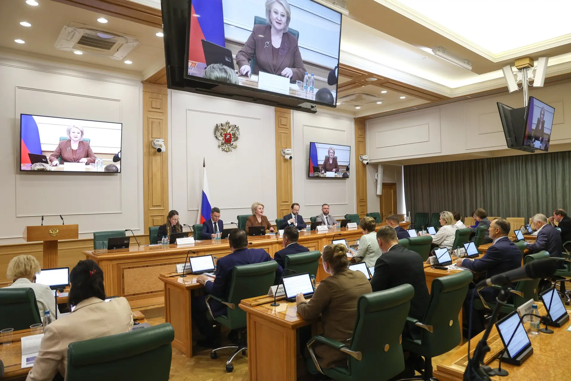 Минобрнауки России представило национальный доклад о реализации государственной политик...