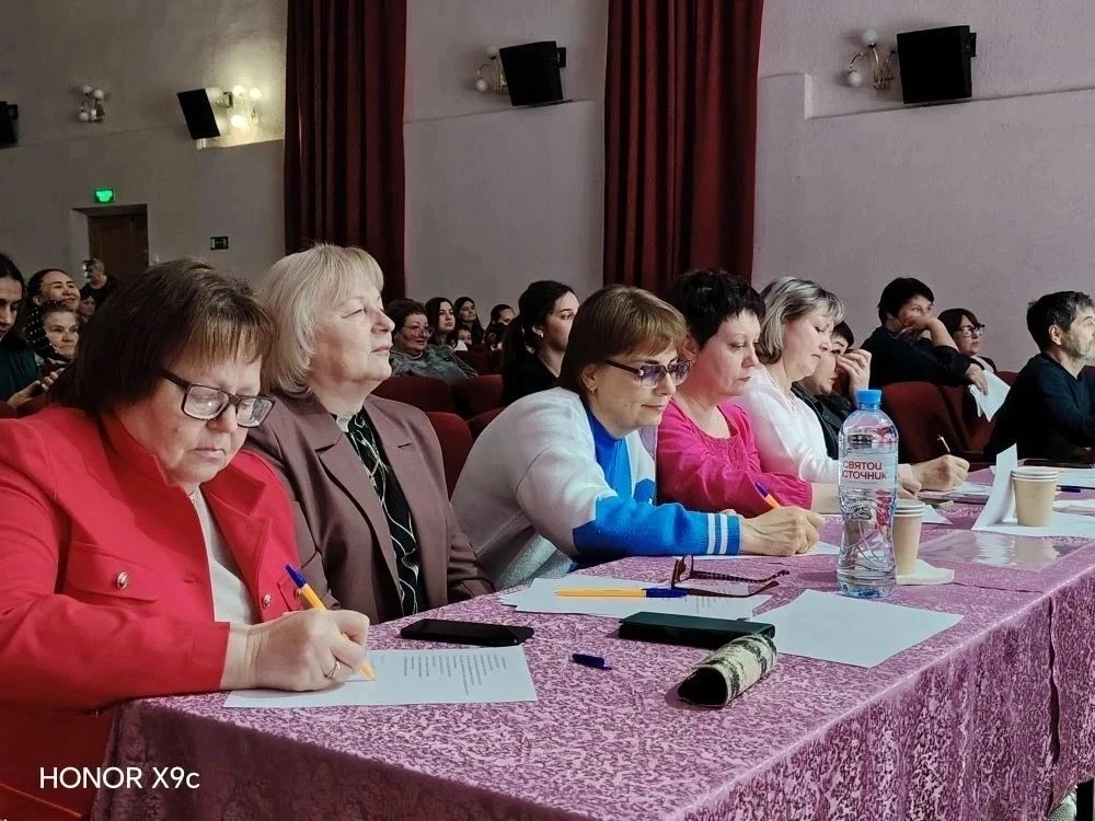 Преподаватели и директор ГУ ДО Озинской ДШИ приняли участие в качестве членов жюри в еж...