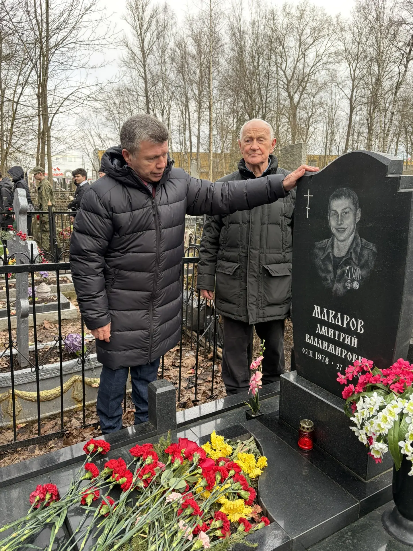Сегодня на Серафимовском кладбище Санкт-Петербурга прошло торжественно-траурное мероприятие, посвяще