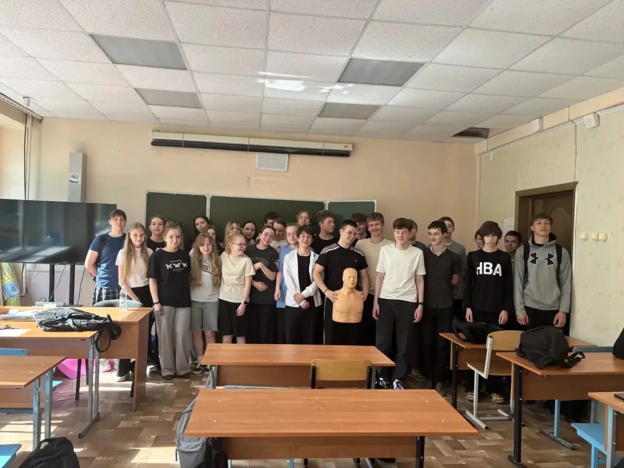 🩹 Мастер‑класс по оказанию первой помощи от Российского Красного Креста 🩹  На уроках ОБЗР для учащих