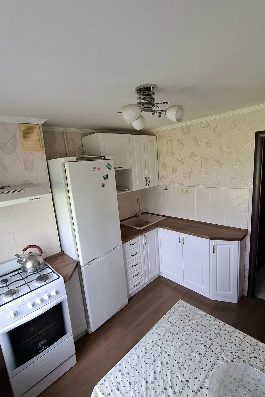 ПРОДАМ 1ком.кв. Горловка, 5 квартал, ул. Гречнева, 8эт/9. Площадь 36,5м². Лифт в процессе установки.