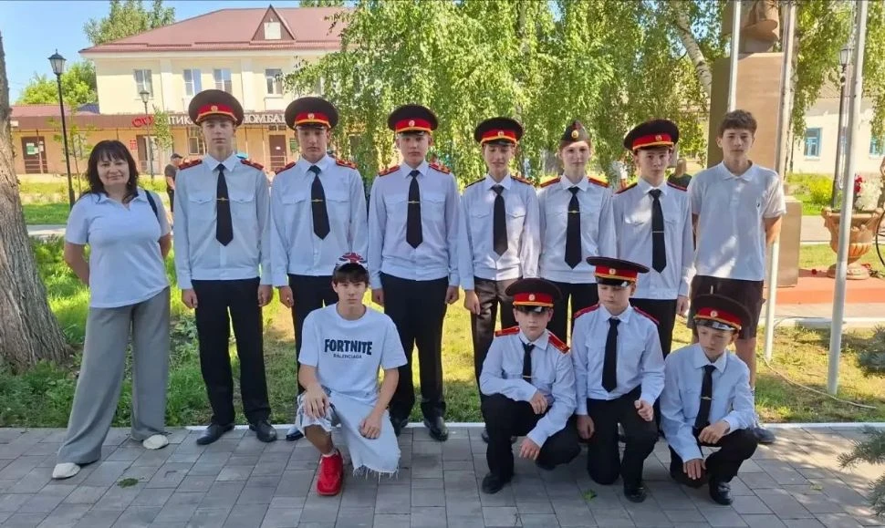 🎉 Воспитанники кадетского класса нашей гимназии приняли участие в традиционном торжест...