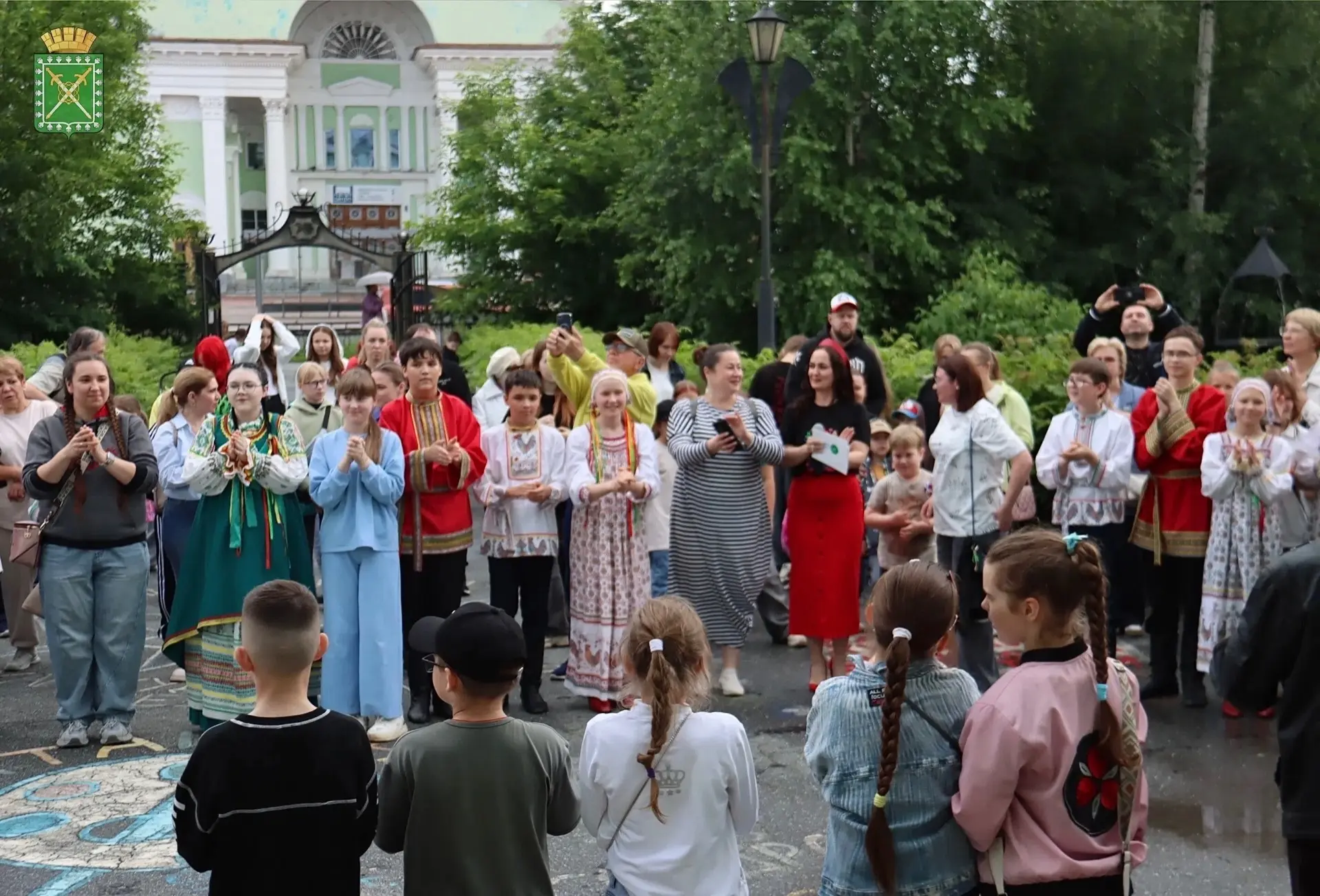Сегодня в детской школе искусств состоялось ежегодное мероприятие Арт-ночь «Краски родн...
