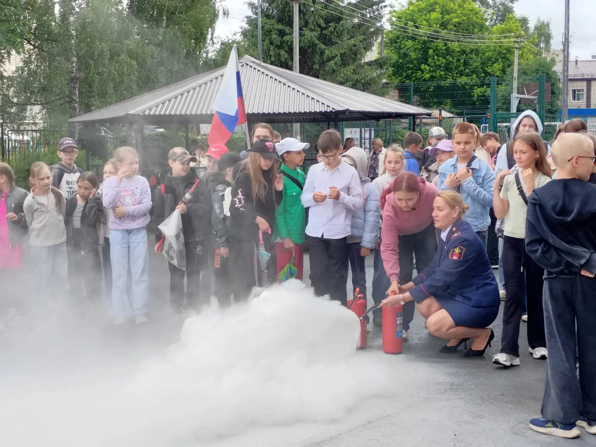 🎉 Безопасные каникулы и День России в МАОУ «СОШ №10»! 🎉