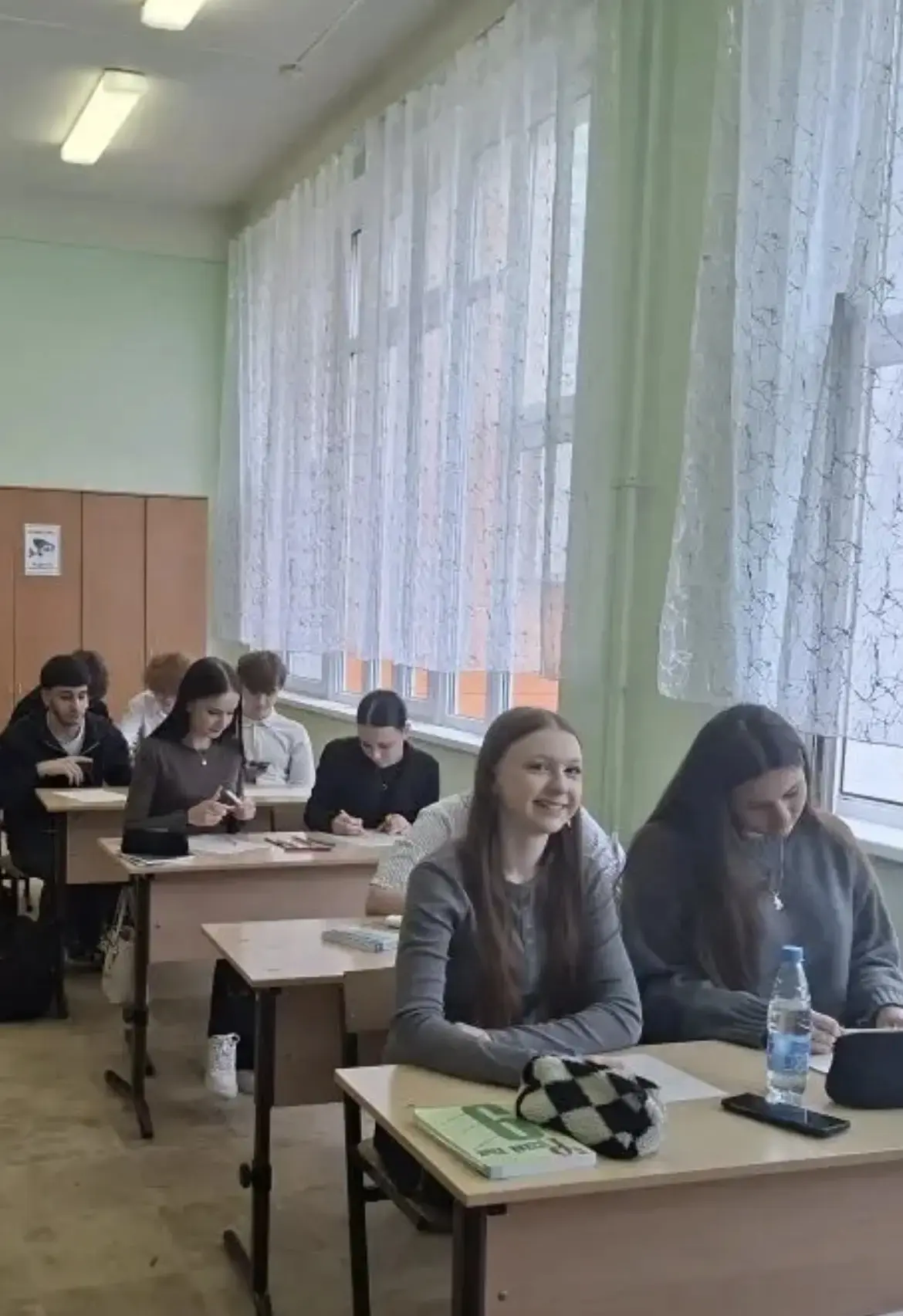 Неделя психологии в школе ‼️Тренинг, который провела школьный психолог в 9 классе, называется «Я всё