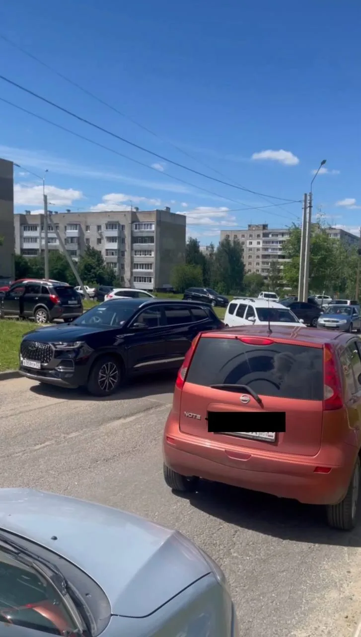Столпотворение на выезде с Силикатного – зеваки со всего города приехали посмотреть на последствия н