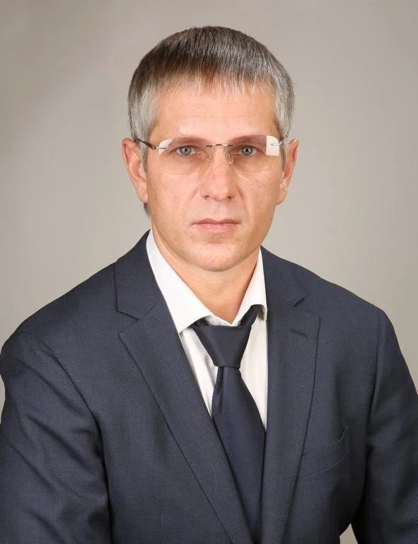 15 июня День рождения у главного врача Саратовской стоматологической поликлиники № 2 Михаила Чибрико