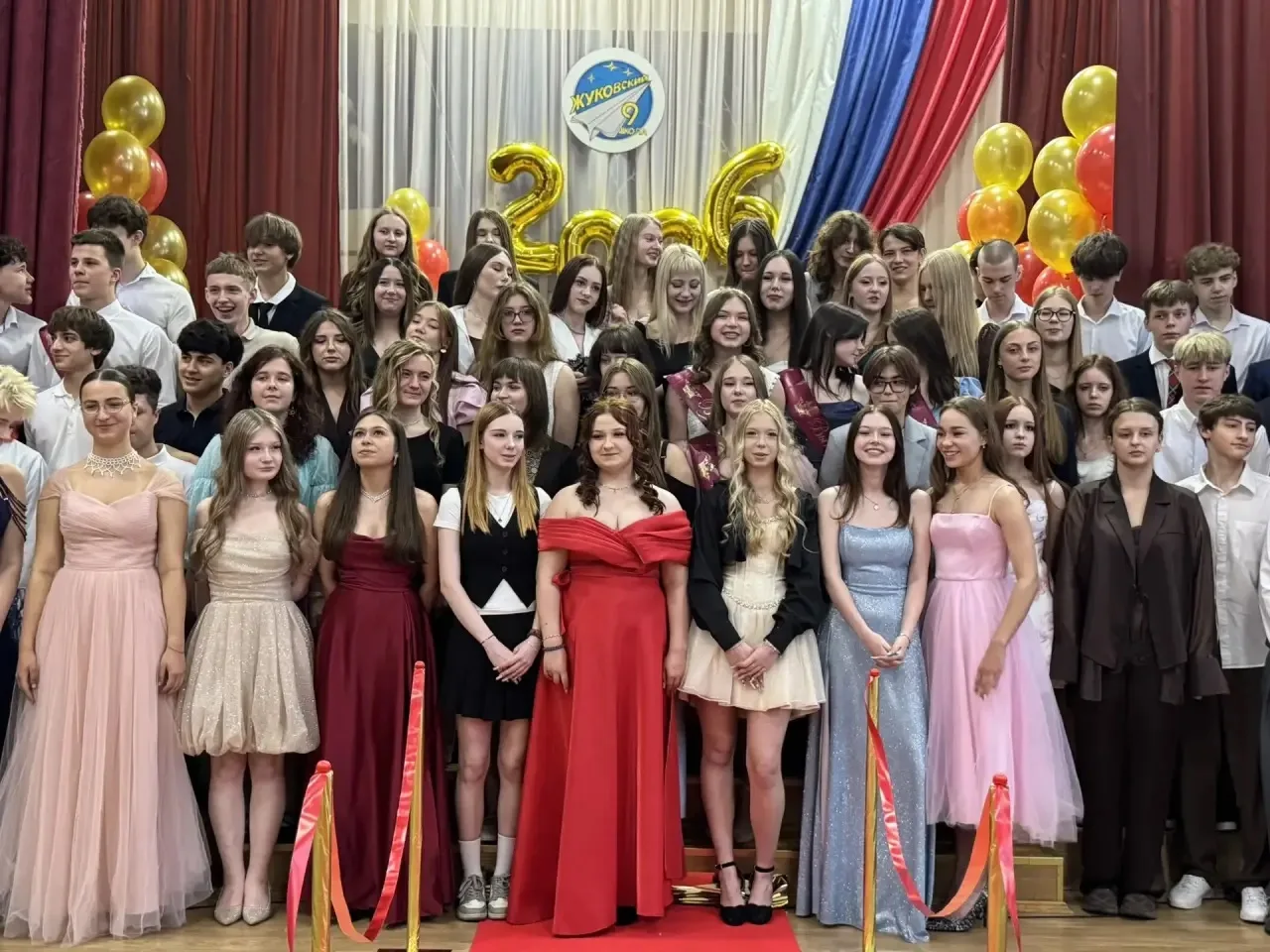 💫В МБОУ-школа №9 им С.Н. Мельникова прошла торжественная церемония вручения аттестатов об основном 