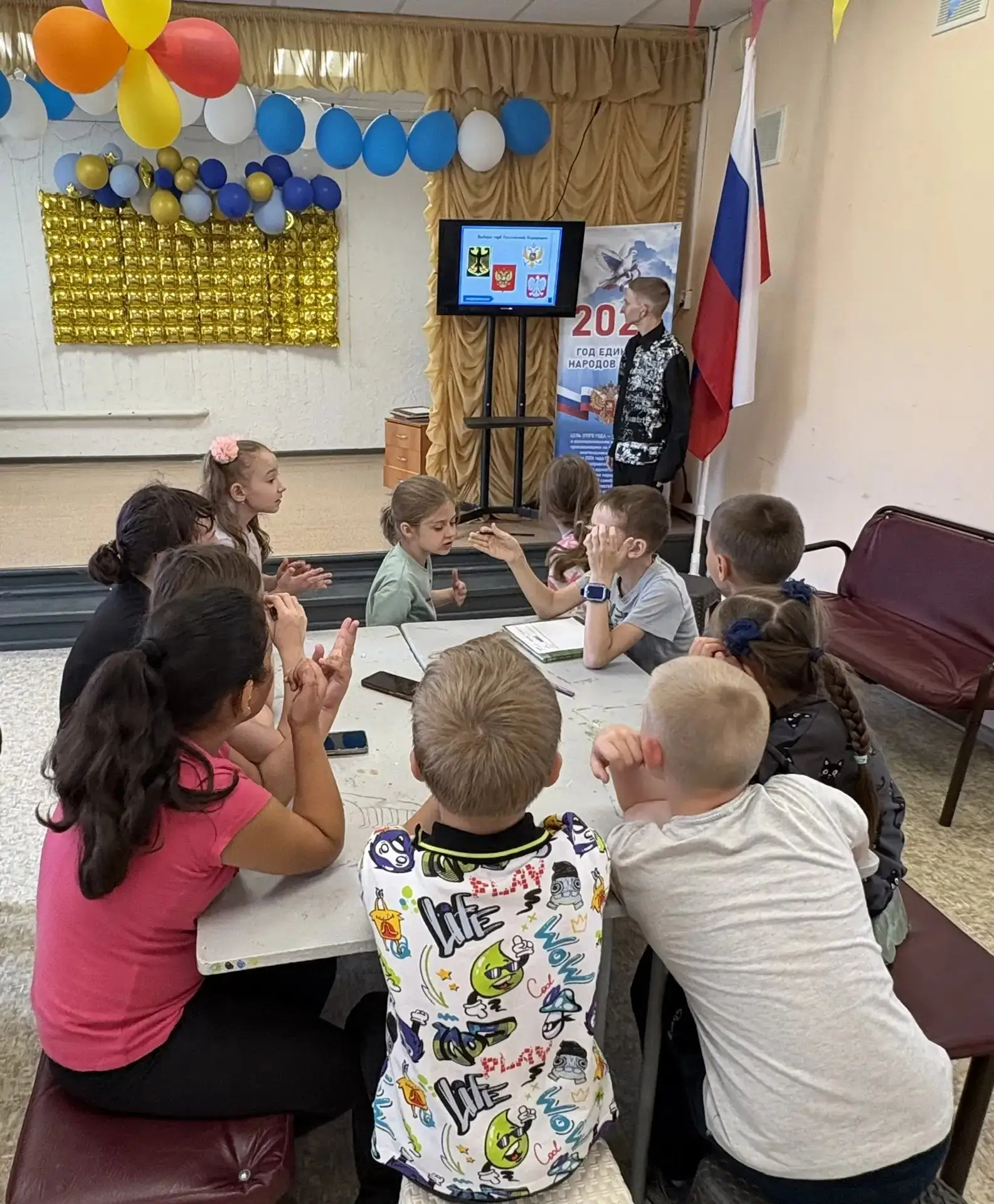 В лагере дневного пребывания прошла интеллектуальная  «Свою игра» на тему «Россия — многонациональна