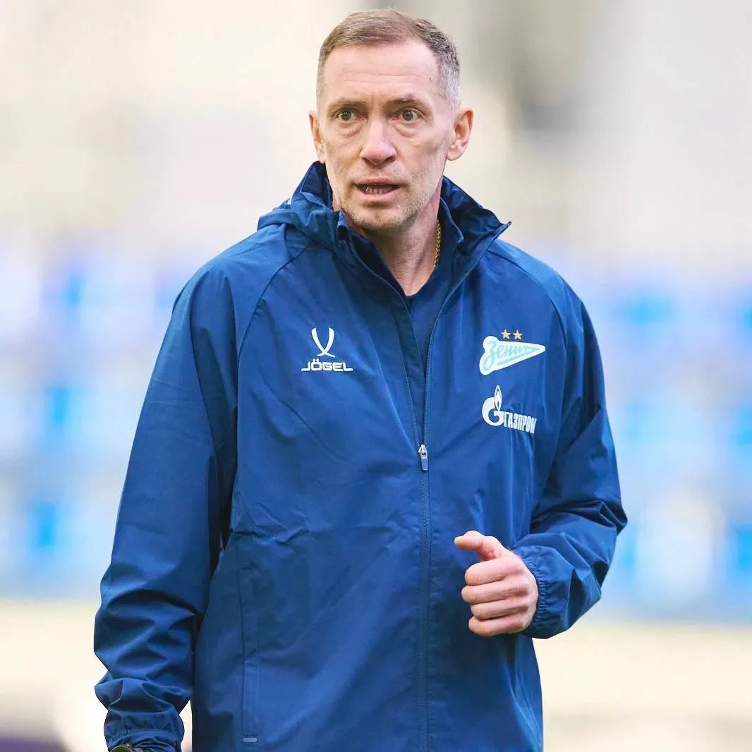 ⚡️🧤 ОФИЦИАЛЬНО | Юрий Окрошидзе вошел в тренерский штаб «Зенита»

Бывший вратарь сине-бело-голубых 