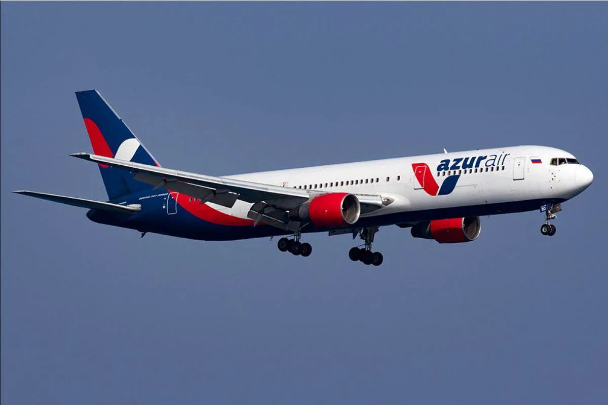 В Azur Air сообщили, что отмен рейсов по причине временного сокращения флота не планиру...