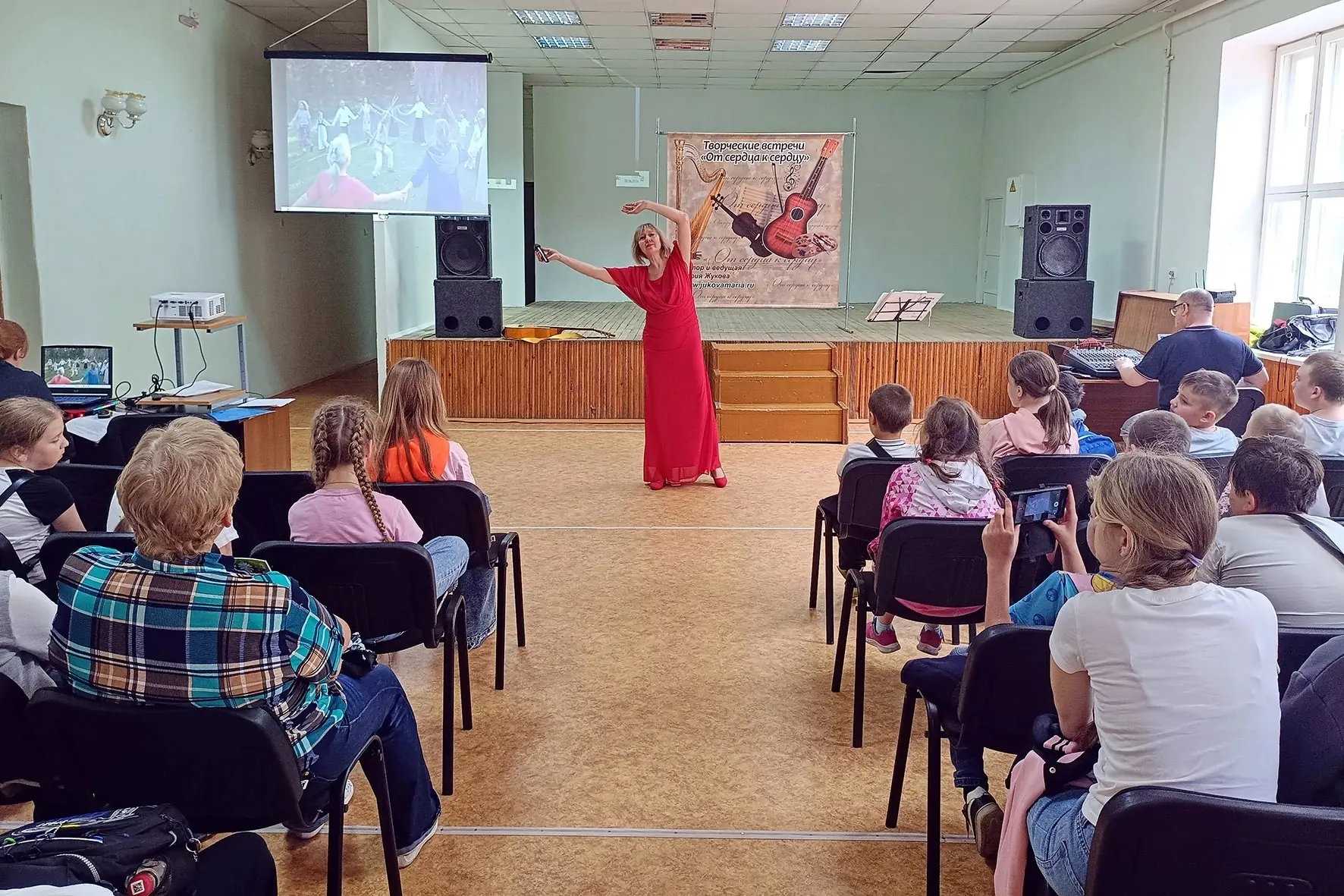 «Друг в беде не бросит, лишнего не спросит…»🎶