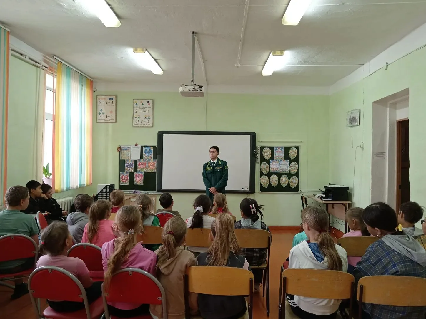 📽НАЗАД В БУДУЩЕЕ
В лагере дневного пребывания «Защитники» в рамках федерального проекта «Профессион