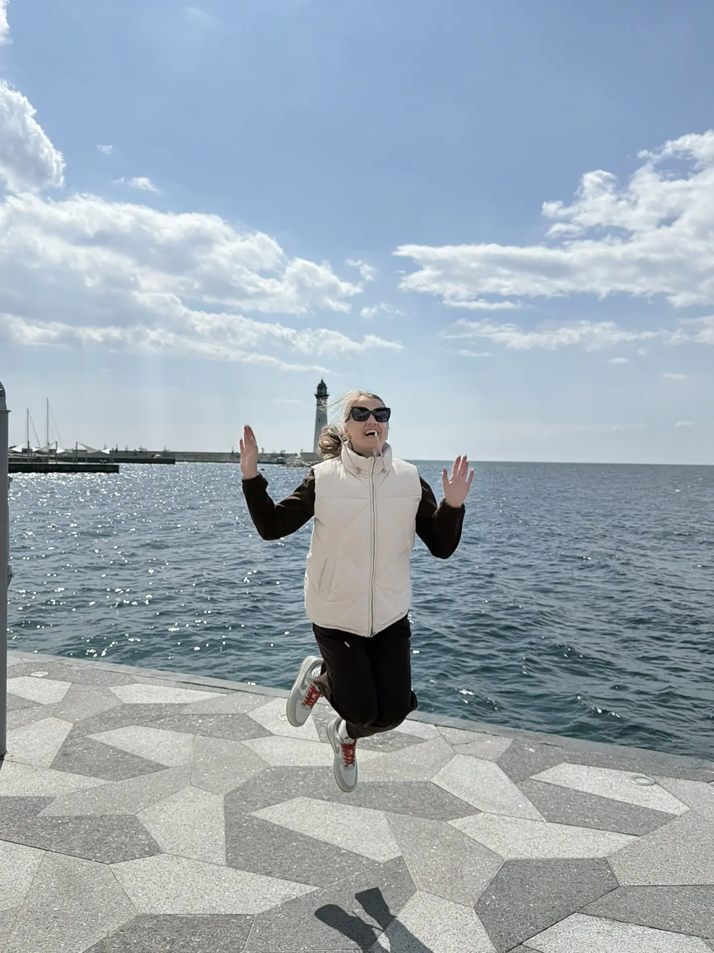 Хотела написать себе письмо, но вовремя вспомнила, что мне и так весь день писать жалобы, так что бу