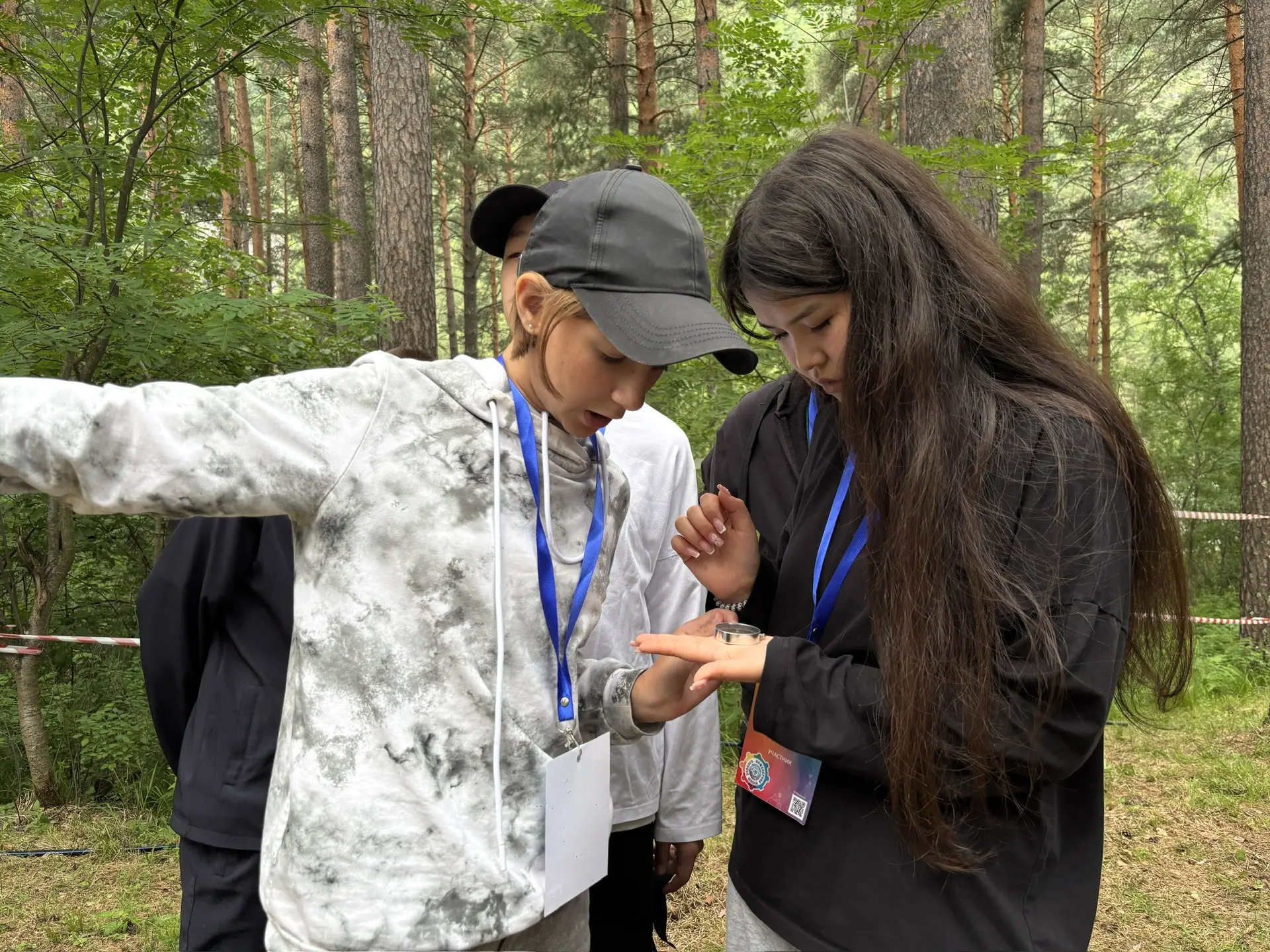 🏕️ Представьте: лес, палатки, свежий воздух и десятки юных умов, готовых творить и изобретать! 

Им