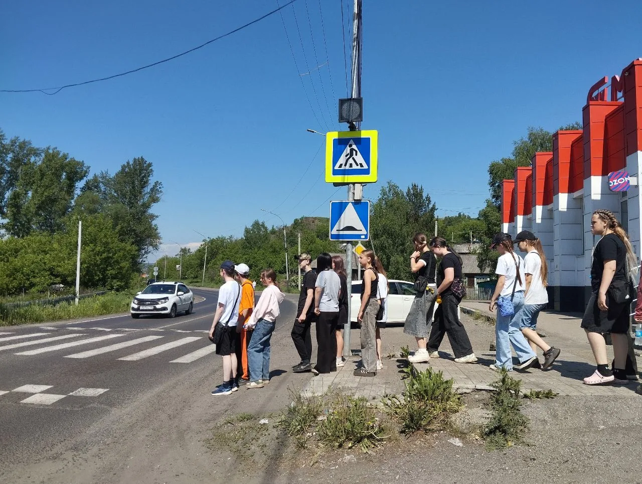 #ПРОЛето

Безопасное счастливое лето: практический инструктаж для ребят из дворовой площадки.
 
«Три