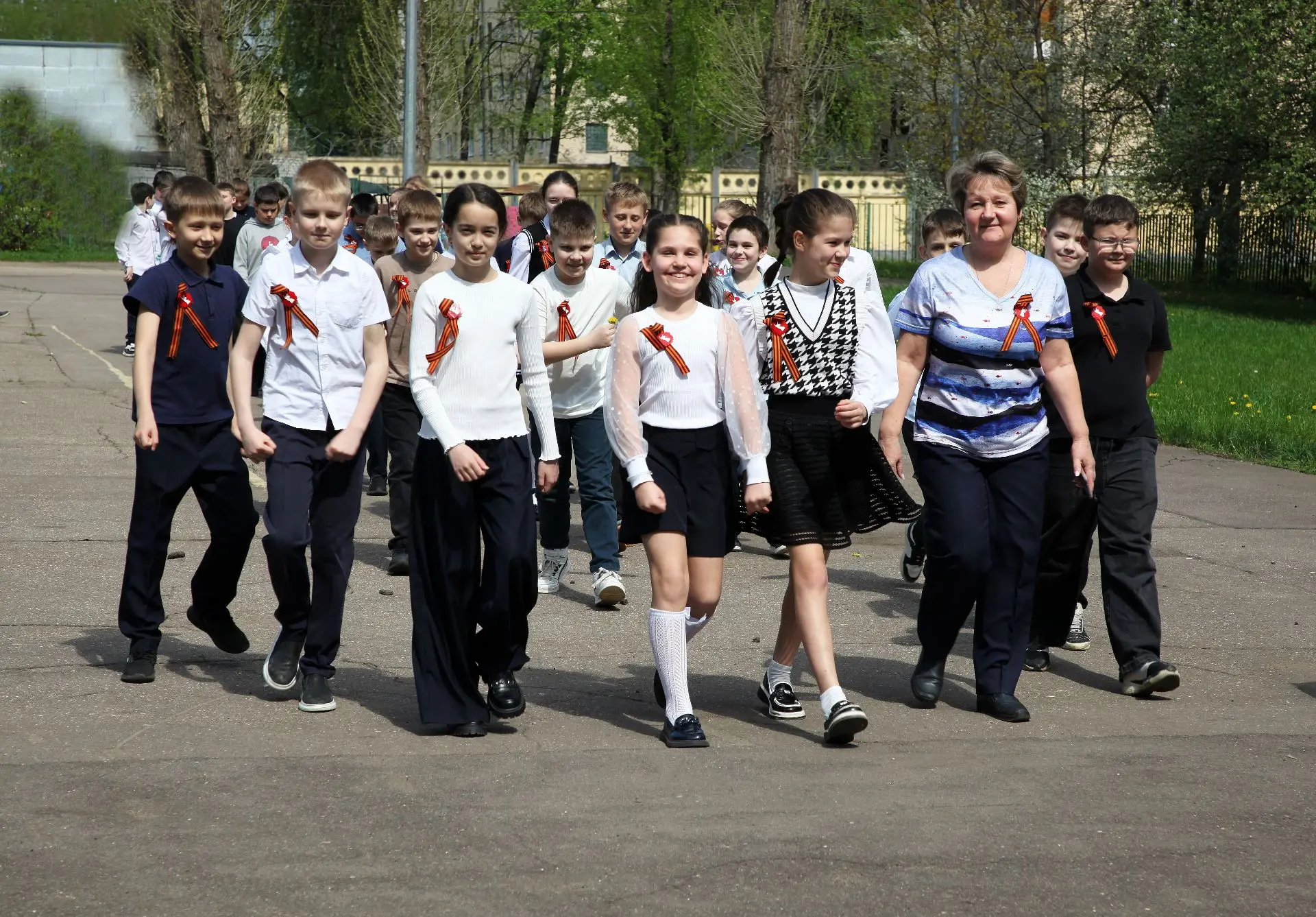 🏅Мы помним, мы гордимся!  🌺 На этой неделе в школе прошли торжественные митинги, посвящённые Дню Вел