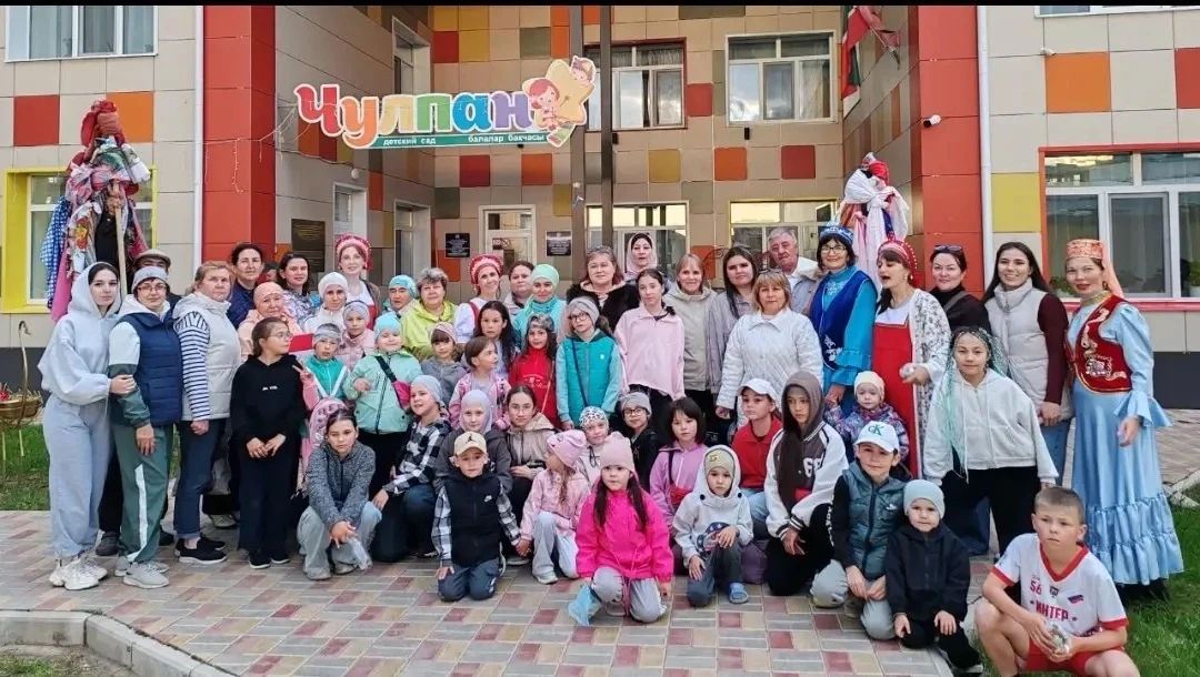 Коллектив нашего детского сада принял участие в сборе полотенец по ул. Нур Баяна для го...