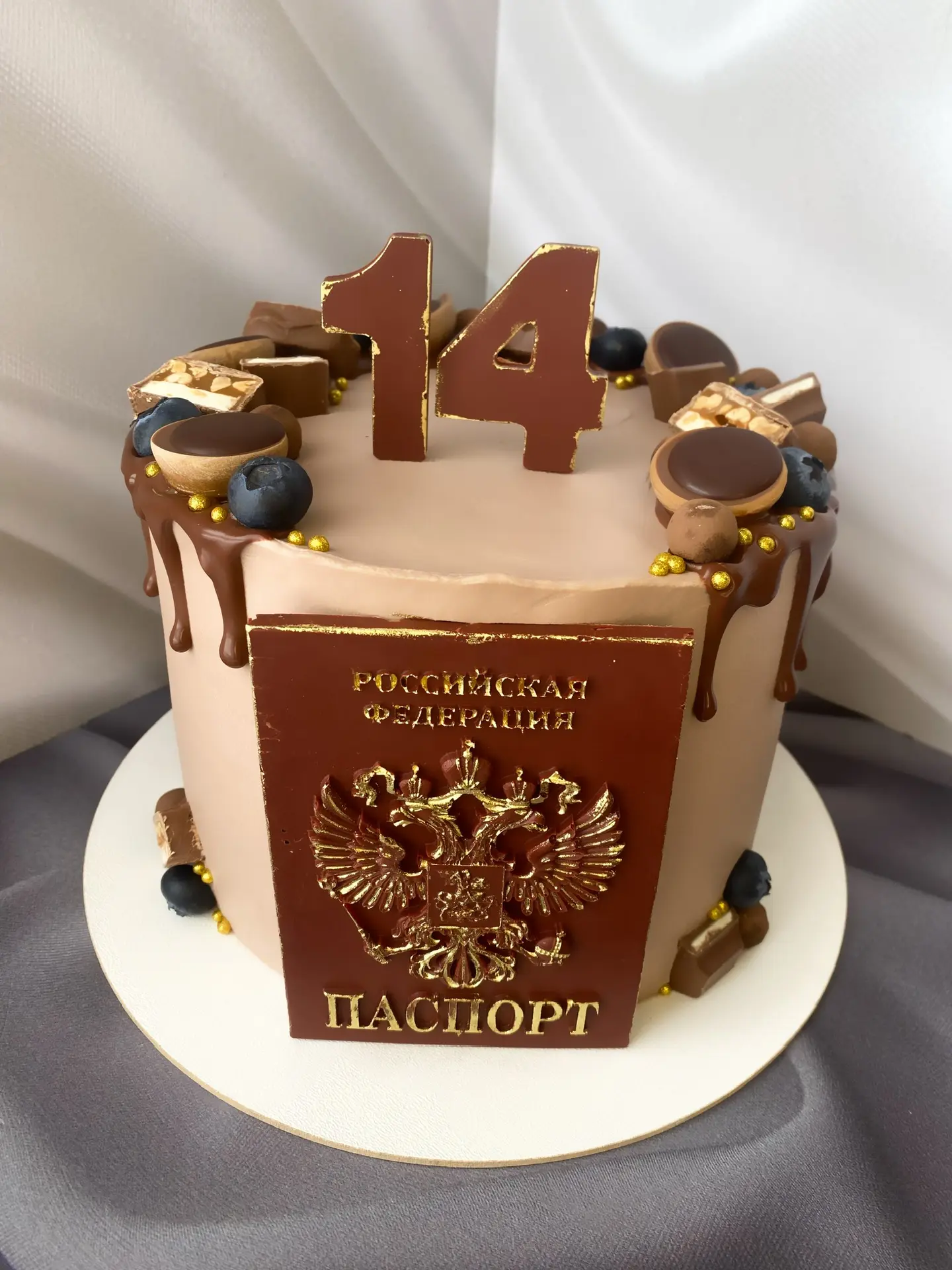 🍫 Сегодня уехал к счастливому имениннику торт «Сникерс ни» весом 2 килограмма! 🎉