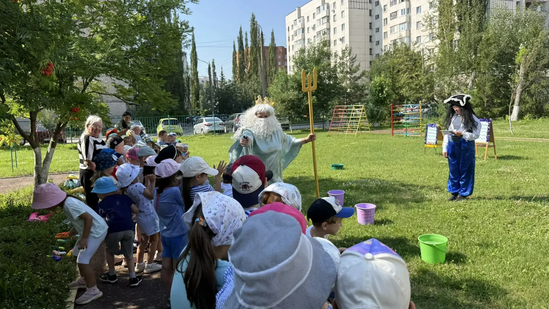Летние дни в детском саду — это всегда яркие эмоции! Сегодня, 21 июля 2026 года, отличная погода поз