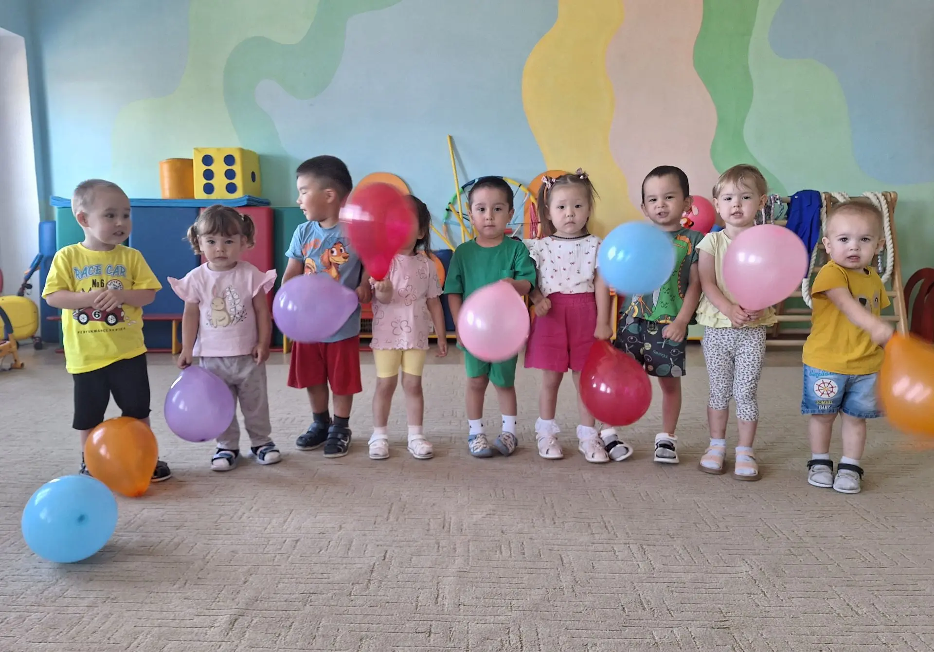 Здравствуй, детский сад! 👋🏻✨🥳
Генеральная уборка — дело серьёзное! Но мы в нашем детском саду реш