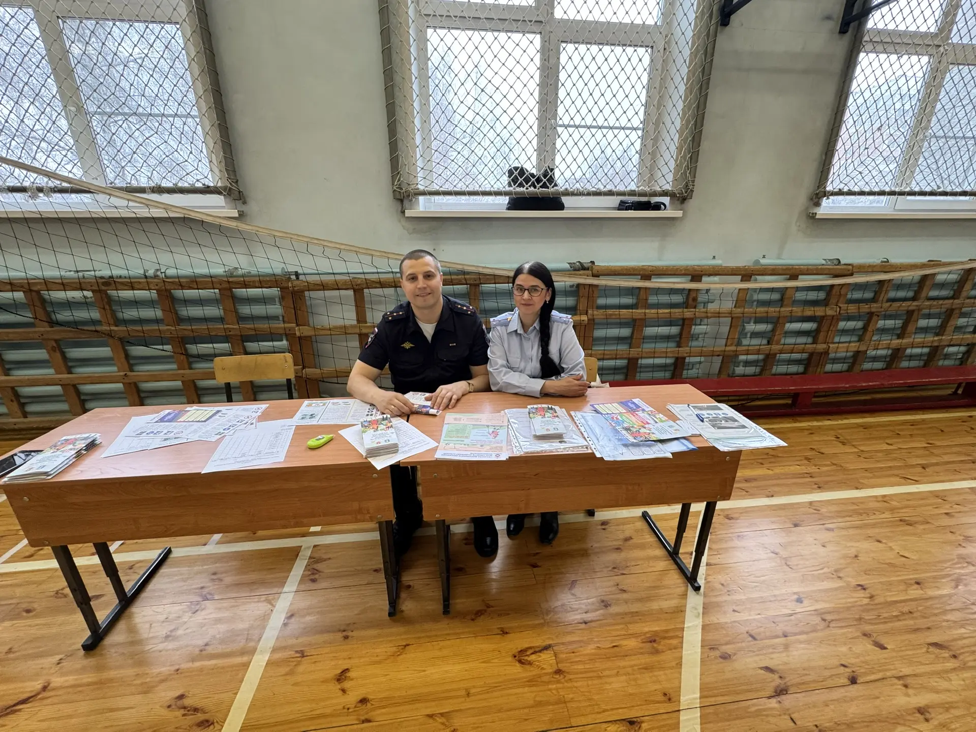 🚔 В Барнауле полицейские оценили знания школьников по дорожной безопасности  На базе  школы № 117 го