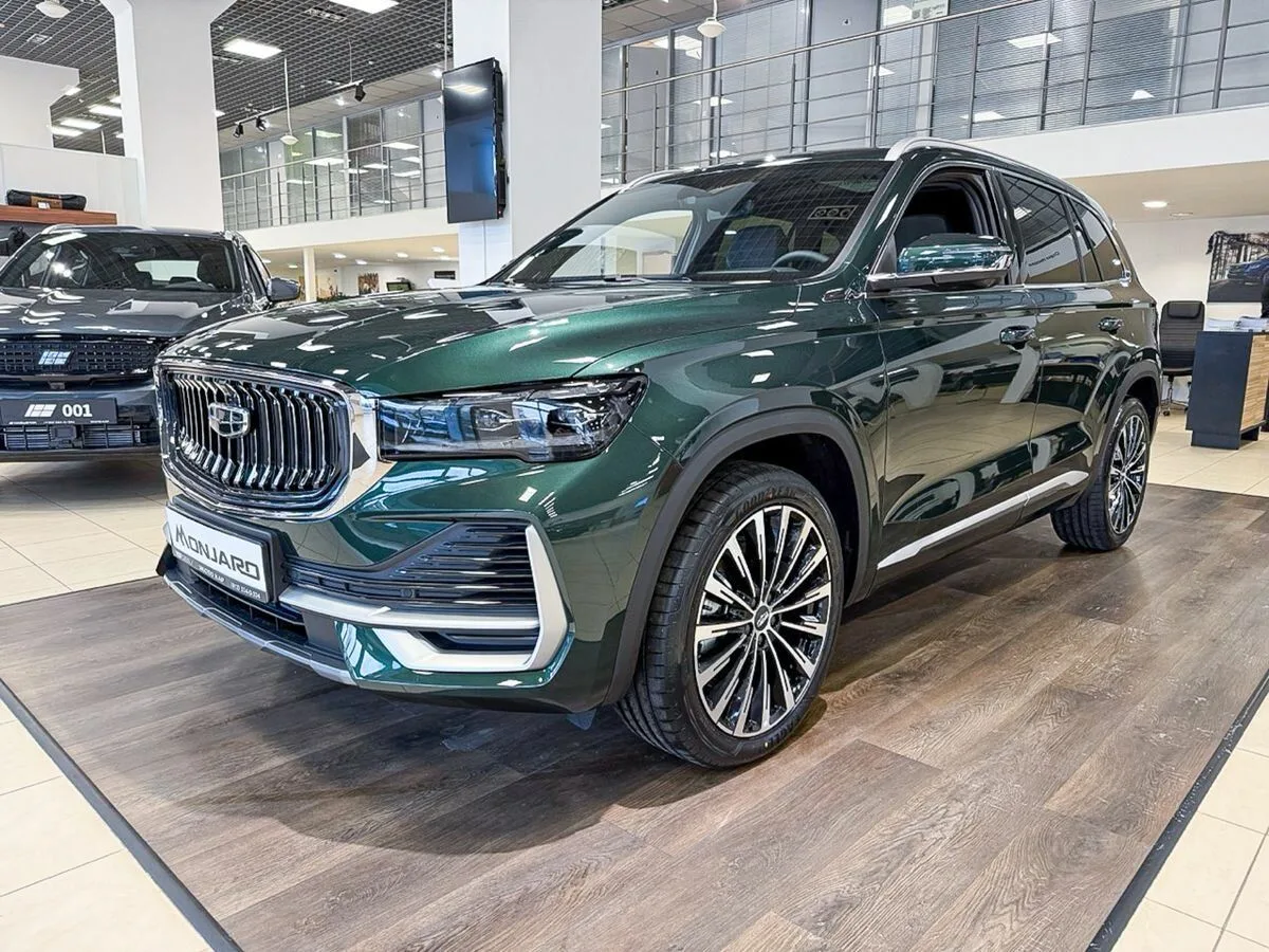 🚗🔥 GEELY MONJARO — ВСЁ? ДИЛЕРЫ ПРОДАЮТ ПОСЛЕДНИЕ МАШИНЫ
Рынок снова трясёт: российские дилеры офиц