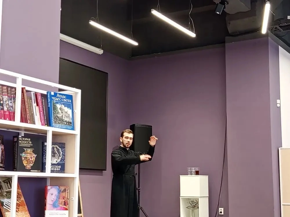Духовно-нравственное воспитание 👇   Духовная беседа в библиотеке: гимназисты узнали о традициях Пасх