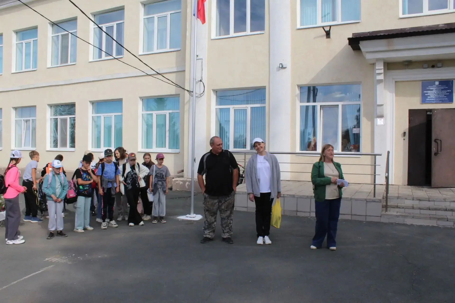 Сегодня состоялся традиционный школьный поход. Наш  маршрут привел нас в красавицу-бере...