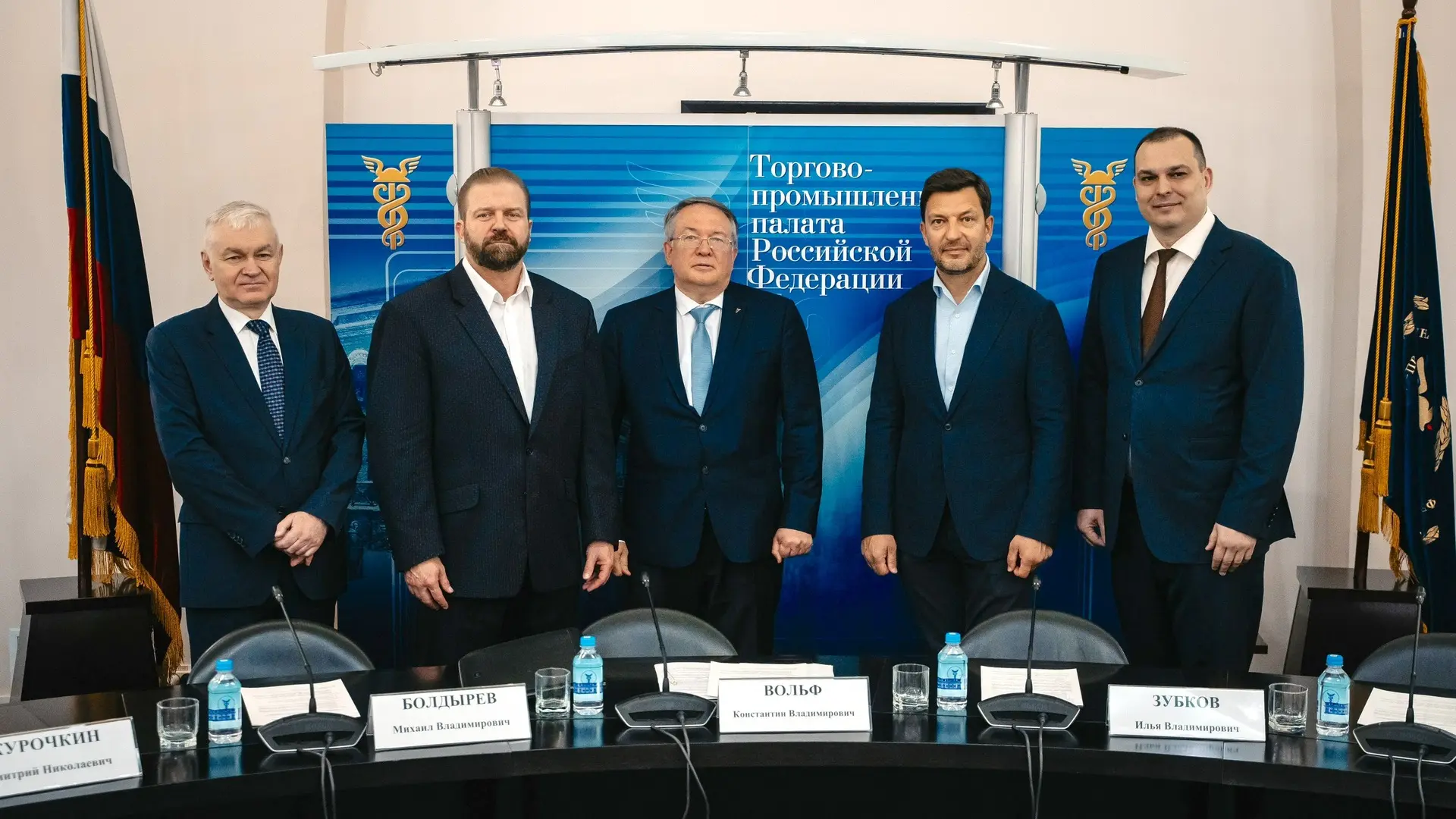ИСЭН РГГУ развивает экспертную повестку платформенной экономики в промышленности

17 июня в Торгово-