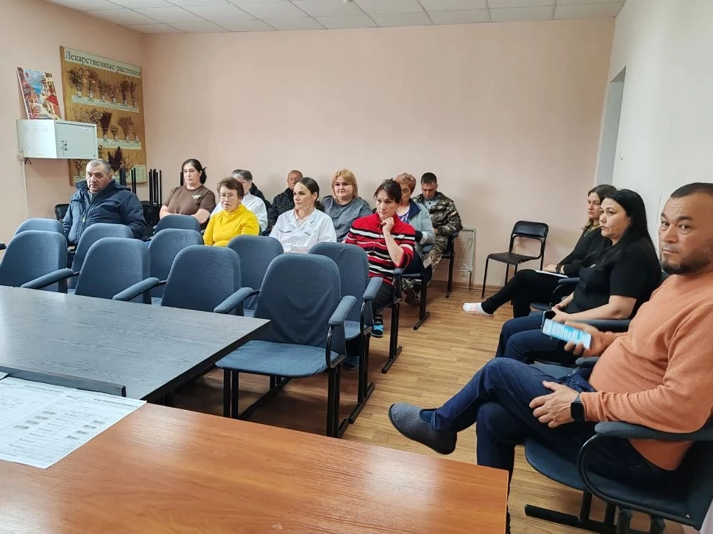 В ГБУ "Сармановское РГВО" провели ежемесячное отчетное совещание.