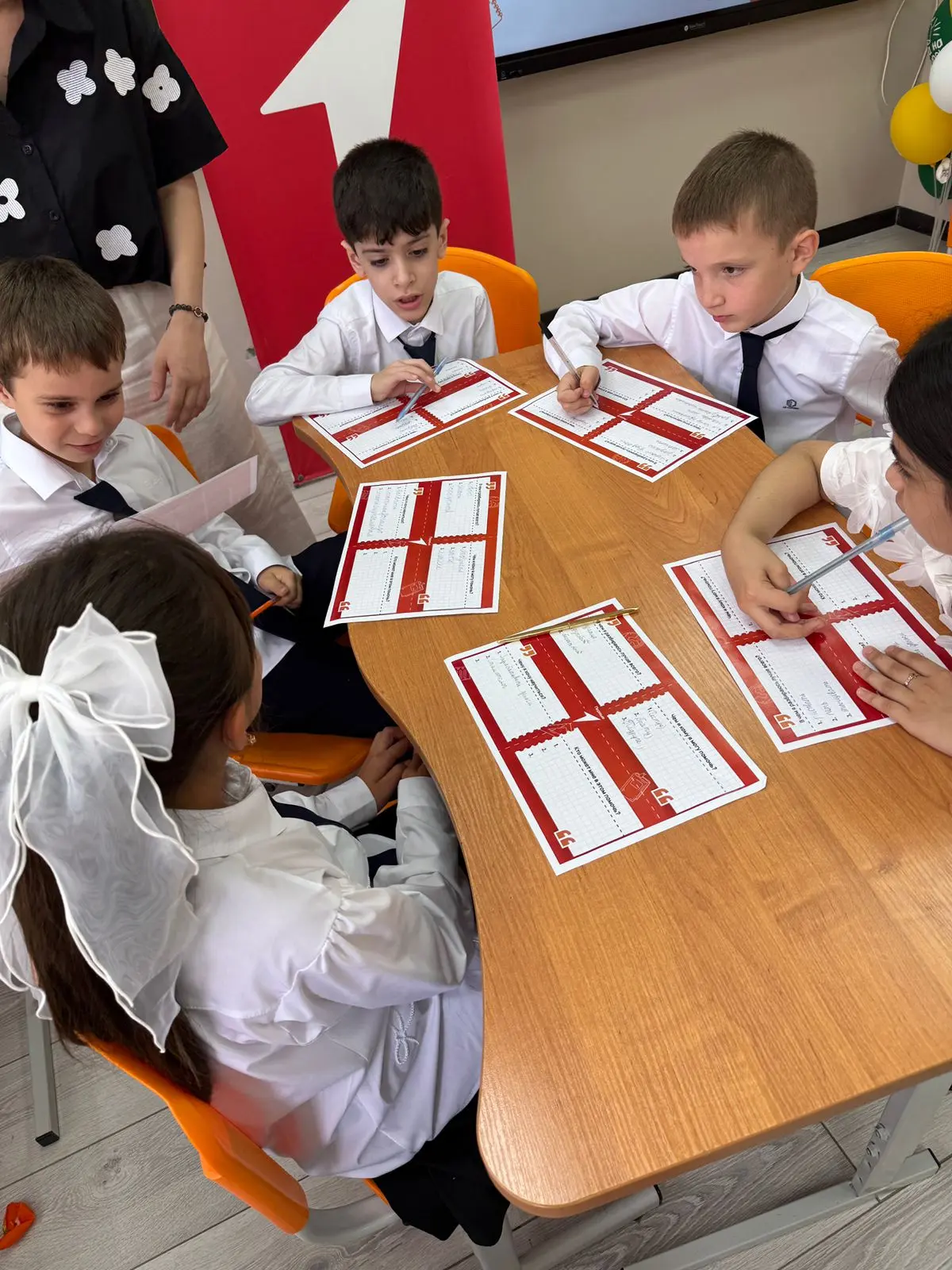📍Мероприятие в рамках Всероссийской акции " За знаниями " Мировое кафе "Первые Первым"📍