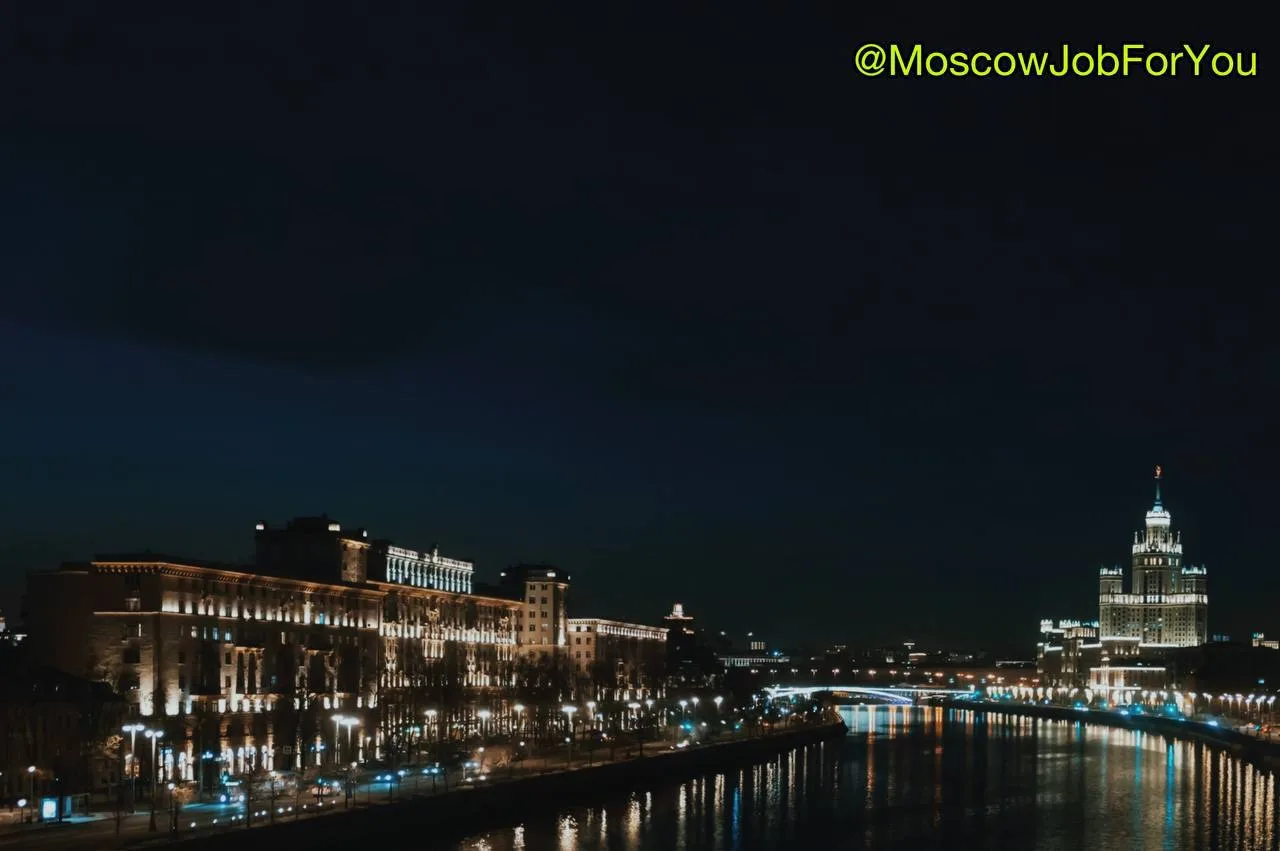 #Зрители в зал

16, 17 июня на Первом канале музыкальное шоу «Три аккорда»

Ведущий: Максим Аверин


