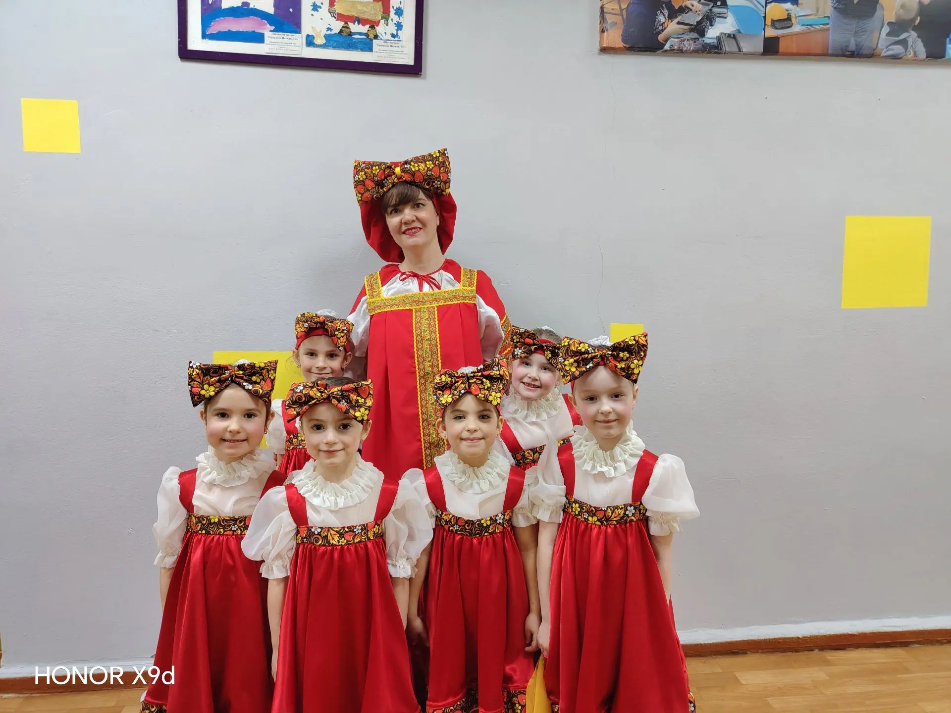 Наш замечательный ансамбль "Девчата" под руководством Натальи Анатольевны Папиной вмест...